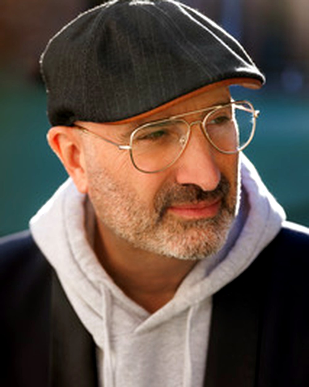 Portrait de Jeff Cohen, auteur-compositeur invité du Guitars & Friends Festival 2026. Portrait of Jeff Cohen, songwriter guest at Guitars & Friends Festival 2026.